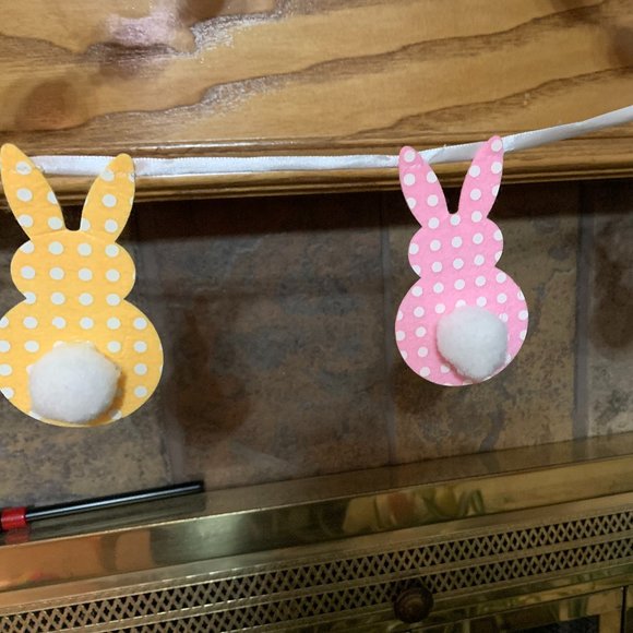 Easter Bunny Garland - Picture 2 of 2